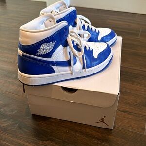 Nike Air Jordan 1 Mid-Women’s 8.5